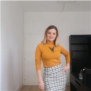 Offro lezioni private di inglese e rumeno. Esperienza nel settore sia con adulti che bambini. Ottimi risultati ottenuti in poco tempo perché ho sviluppato un metodo di studio della grammatica